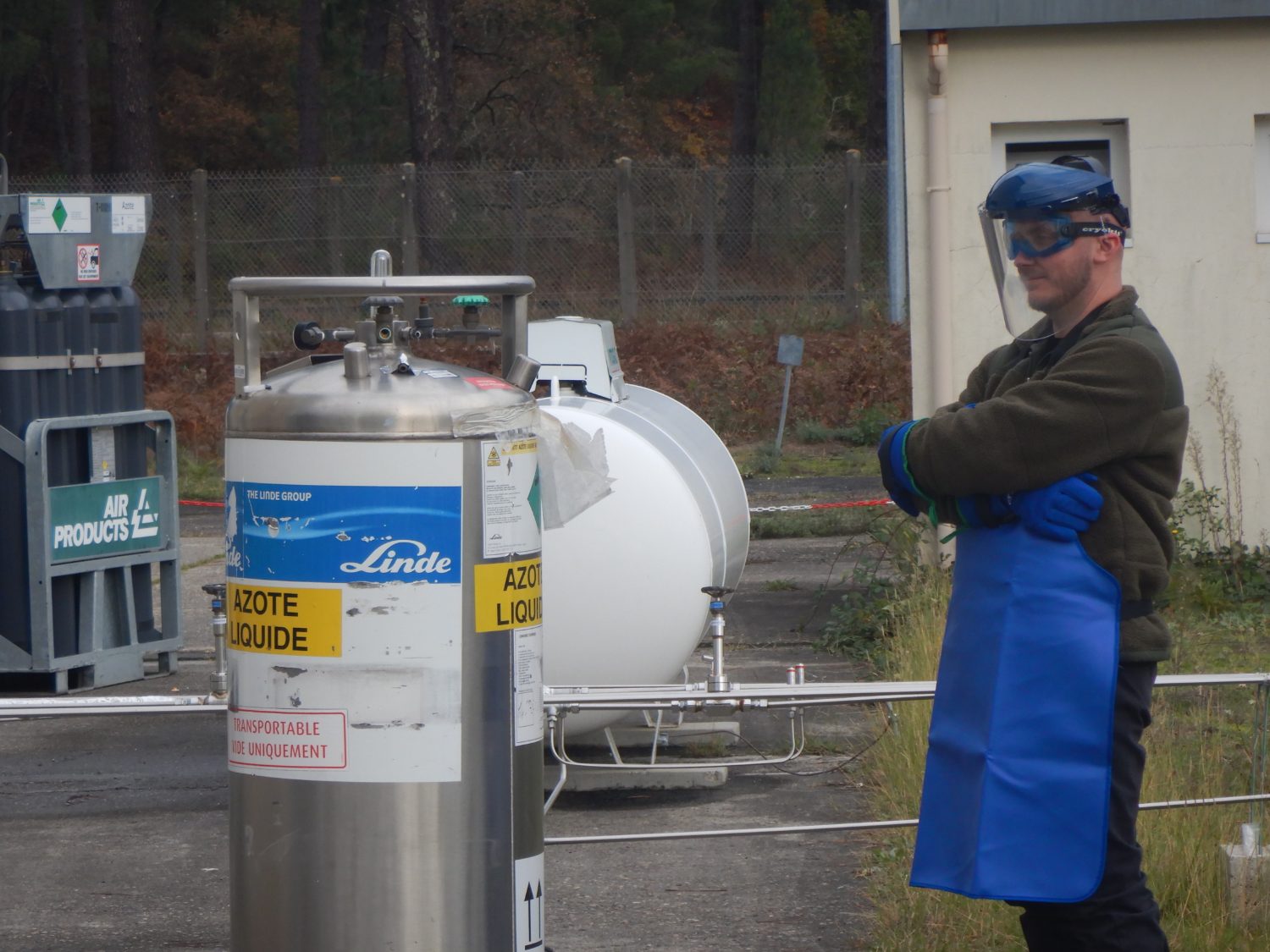 Manipulation d'ergols cryogéniques sur le site d'essai